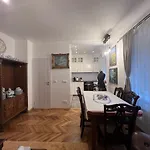 Luxe-Boutique Apartments